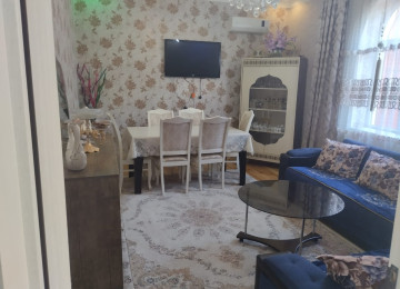 Xlrdalan Kolecin yanl 4 otaq heyet evi heyetide var qosa