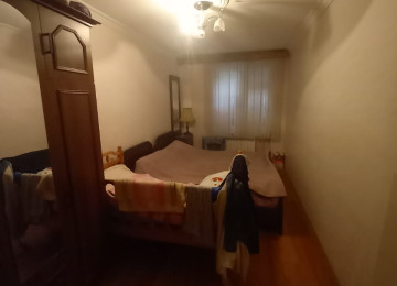 Yasamal rayonu Tblisi prospektində (Kilsə tərəf) 4\1-ci