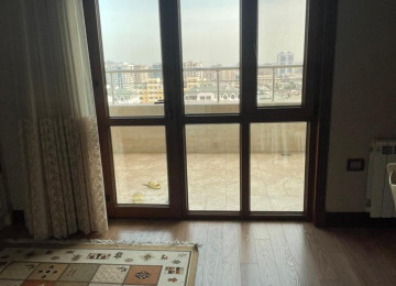 Duplex 5 otaqlí menzil kirayə verilir.350 kv.m 22 ve 23-cü