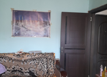 Kiraye verilir Xirdalanin merkezinde bina evi.Ancaq tek