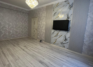 Xırdalan şəhərinin mərkəzində,Köhnə bazarın yanı-Kristal