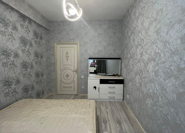 Xırdalan şəhərinin mərkəzində,Köhnə bazarın yanı-Kristal