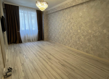 Xırdalan şəhərinin mərkəzində,Köhnə bazarın yanı-Kristal