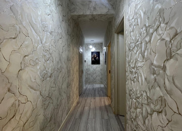 Xırdalan şəhərinin mərkəzində,Köhnə bazarın yanı-Kristal