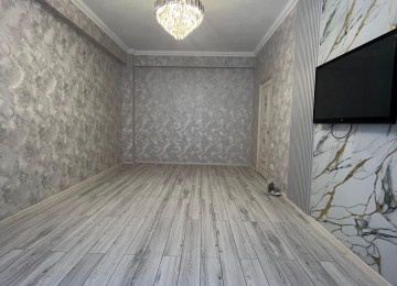 Xırdalan şəhərinin mərkəzində,Köhnə bazarın yanı-Kristal