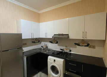 Xlrdalada 2 otaq heyet evi 5 nomreli mektebin yanl ev