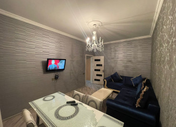 Xlrdalada 2 otaq heyet evi 5 nomreli mektebin yanl ev