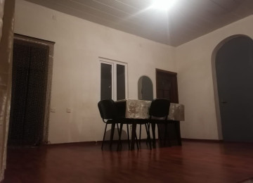 14 sotda Ev satílír Sarayda Zal, 2 Yataq otaĝí,metbex,