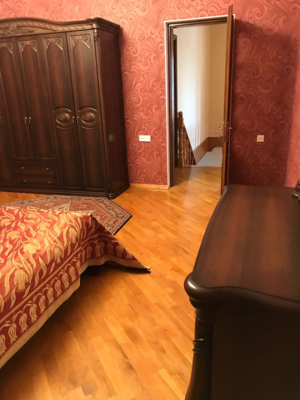 Villa satílír Masazirda Ev satílír 2 mertebe 5 otaqlí 350 kv, 5 sotda Elyaĝa Vahid