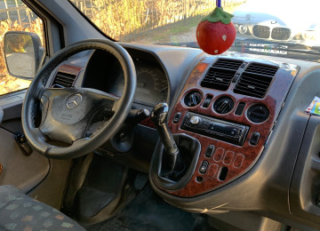 Mercedes Vito 2002 dizel tam işləkdir. Kondisioneri də var.