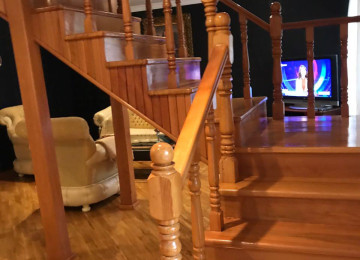 Ev satílír 2 mertebe 5 otaqlí 350 kv, 5 sotda Elyaĝa Vahid