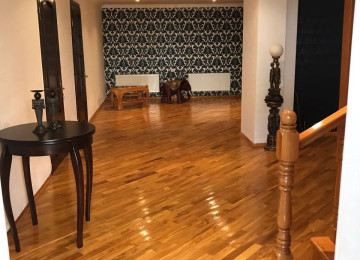 Ev satílír 2 mertebe 5 otaqlí 350 kv, 5 sotda Elyaĝa Vahid