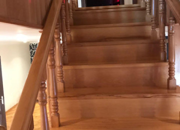 Ev satílír 2 mertebe 5 otaqlí 350 kv, 5 sotda Elyaĝa Vahid