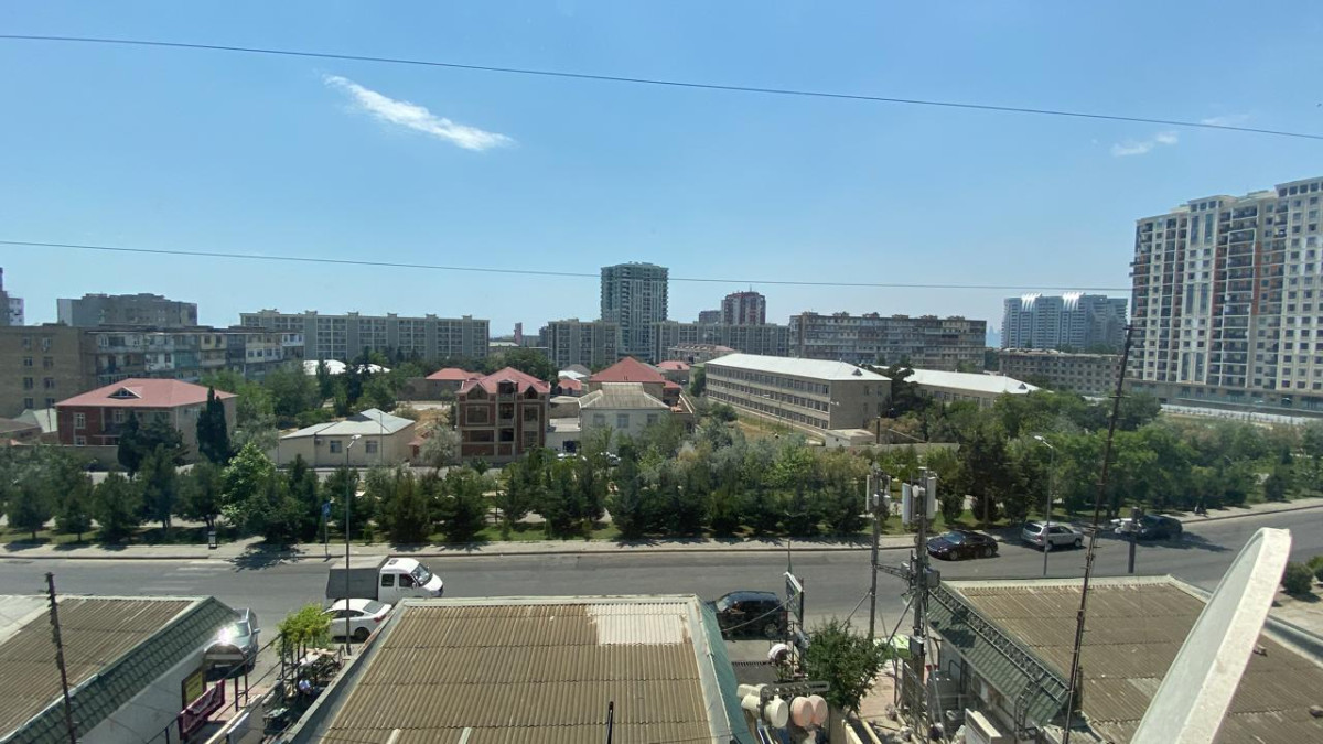 H.Aslanovda 3 otaq əla təmirli mənzil satılır 71 kv.m Xətai r-nu H.Aslanov mst yaxılığı Çavanşir küçəsində 6
