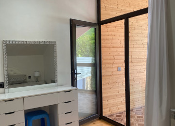 ev seki seherinde marxal yoluna geden istiqametdedi yolu