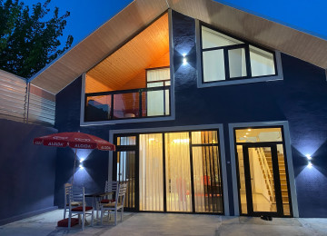 ev seki seherinde marxal yoluna geden istiqametdedi yolu