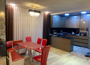 ev seki seherinde marxal yoluna geden istiqametdedi yolu