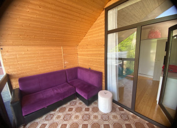 ev seki seherinde marxal yoluna geden istiqametdedi yolu