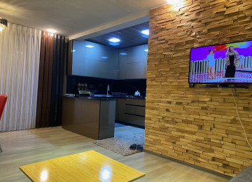 ev seki seherinde marxal yoluna geden istiqametdedi yolu