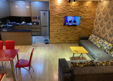 ev seki seherinde marxal yoluna geden istiqametdedi yolu