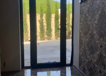 ev seki seherinde marxal yoluna geden istiqametdedi yolu