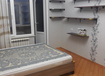 QANUNİ...3 otaqli Leninqrad 9/6 orta blok , orta menzil,