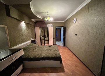 2 otaqlí te'mirli menzil satílír Qarayev 9/6-cí mertebesi