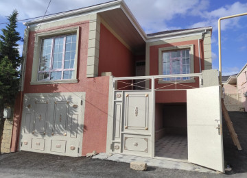 Masazirda məktəbə yaxin, 569 avtobus yolundan 500 metr