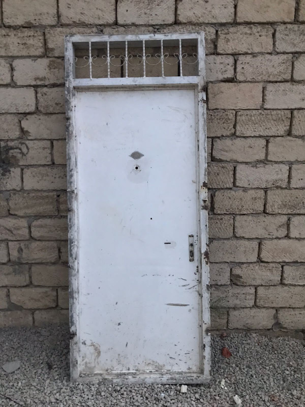 Dəmir qapı Dəmir seyf qapı 94x2.35 sm. Sovetindi. Qiymət 250 azn. Real