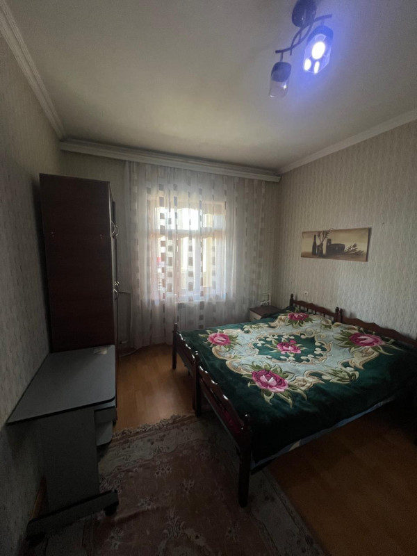 Köhnə bina leninqrad lahiyiyə - Yeni Yasamal , Ə.Əhmədov 24 b küçəsi Bizim və bravo