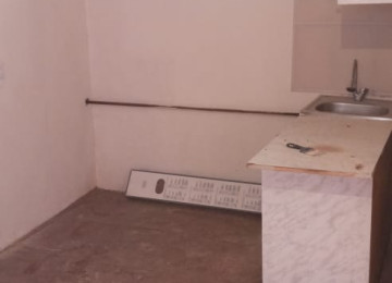 Xlrdalan 8 sayll orta mektebin yanl 1 otaq heyet evi satllr