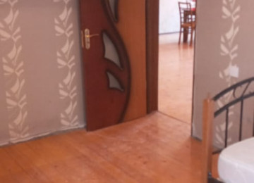 Xlrdalan 8 sayll orta mektebin yanl 3 otaq heyet evi radnoy