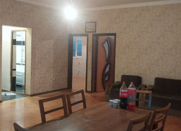 Xlrdalan 8 sayll orta mektebin yanl 3 otaq heyet evi radnoy