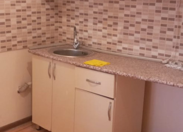 Xlrdalan 8 sayll orta mektebin yanl 3 otaq heyet evi radnoy