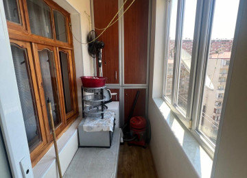 - Yeni Yasamal , Ə.Əhmədov 24 b küçəsi Bizim və bravo