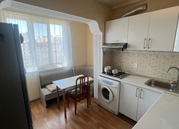 - Yeni Yasamal , Ə.Əhmədov 24 b küçəsi Bizim və bravo