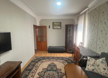 - Yeni Yasamal , Ə.Əhmədov 24 b küçəsi Bizim və bravo