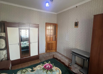 - Yeni Yasamal , Ə.Əhmədov 24 b küçəsi Bizim və bravo