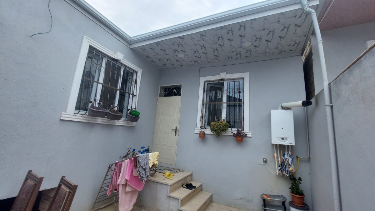 3 otaq heyet evi satllr Masazrda 3 otaq heyet evi satllr kurslu qosa dasdan tiklib