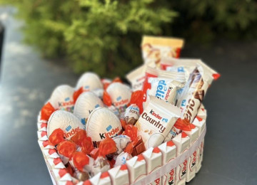 Kinder buketleri sifarisle hazirlanir.Sifaris ucun whatsapa