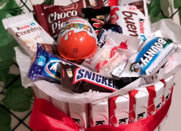 Kinder buketleri sifarisle hazirlanir.Sifaris ucun whatsapa