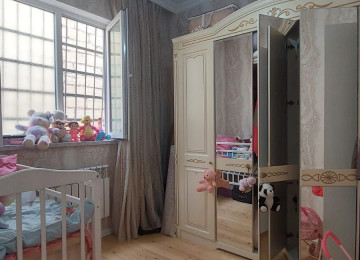 Masazrda 3 otaq heyet evi satllr kurslu qosa dasdan tiklib