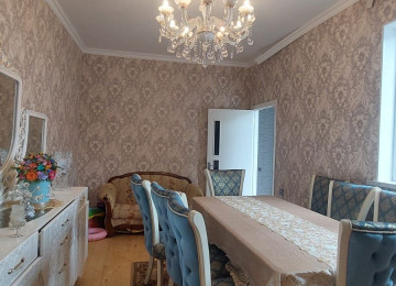 Masazrda 3 otaq heyet evi satllr kurslu qosa dasdan tiklib