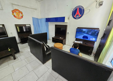 Playstation salon üçün avadanlıqlar satılır. Hamısı birgə