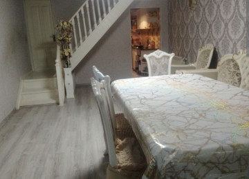 Abşeron rayonu Xırdalan şəhərinin mərkəzində Heydər