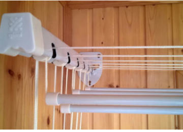 Tavan paltar asilqan