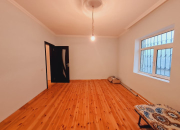 Masazrda 2 otaq heyet evi 70 kv satllr 44900 azn qaz islq