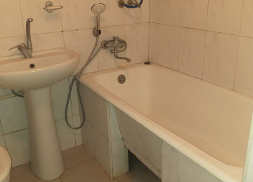 Yasamal rayonu Mikayıl Müşviq kücəsində (Botanika bagının