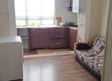 Xlrdalada kohne bazarln yanl 2 otaq menzil diger esyasl var