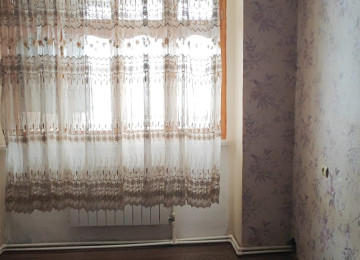 Xlrdalada kohne bazarln yanl 2 otaq menzil diger esyasl var